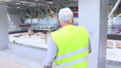İzmir Büyükşehir Belediyesi, Celal Atik Spor Salonu'nda kapsamlı yenileme çalışması