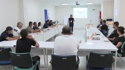 İzmir Büyükşehir Belediyesi İlkyardım Eğitim Merkezi, yaşam kurtaran bilgilerle halkı
