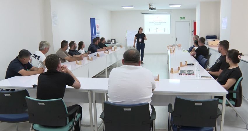 İzmir Büyükşehir Belediyesi İlkyardım Eğitim Merkezi, yaşam kurtaran bilgilerle halkı