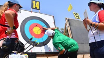 İzmir Büyükşehir Belediyesi Spor Kulübü çatısı altında bireysel ve takım