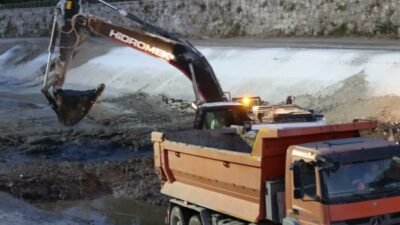 İzmir Büyükşehir Belediyesi, yaz aylarında kötü koku oluşumunu önlemek ve