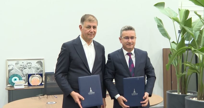 İzmir Büyükşehir Belediyesi iştiraki İZULAŞ AŞ'de görev yapan 772 çalışanı