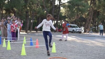 İzmir Büyükşehir Belediyesi'nin Urla’da başlayan “Mahalle Şenliği” etkinlikleri, Kadifekale’de devam