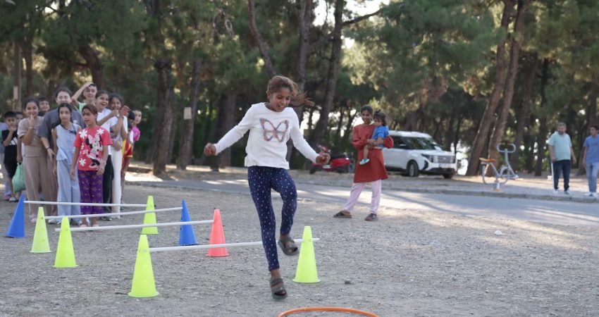 İzmir Büyükşehir Belediyesi'nin Urla’da başlayan “Mahalle Şenliği” etkinlikleri, Kadifekale’de devam