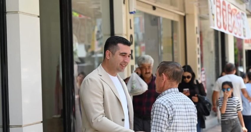 Osmaniye'nin Kadirli ilçesinin CHP'li Belediye Başkanı Mustafa Mert Olcar ve
