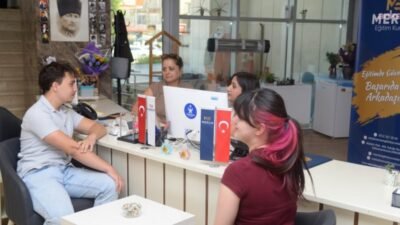 Kahramankazan Belediyesi, YKS tercih döneminde üniversite adaylarına danışmanlık hizmeti sunuyor.