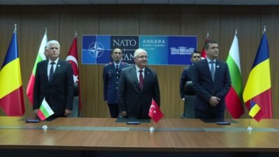 Milli Savunma Bakanı Yaşar Güler, Romanya Savunma Bakanı Radu-Dinel Miruta