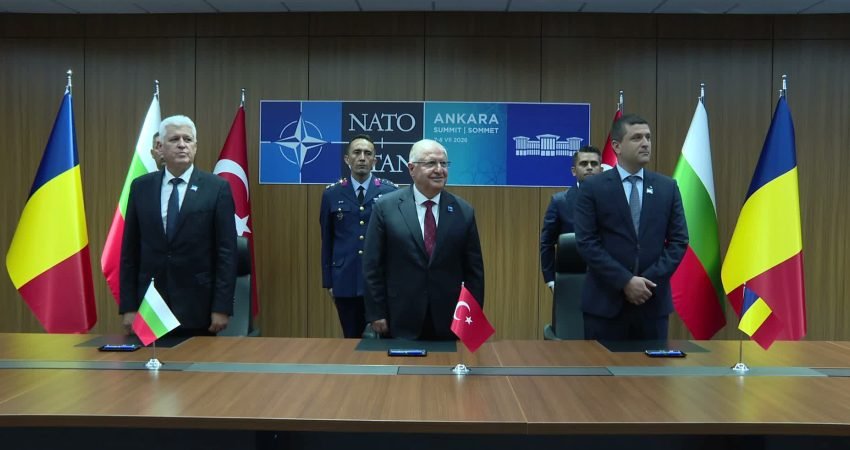 Milli Savunma Bakanı Yaşar Güler, Romanya Savunma Bakanı Radu-Dinel Miruta