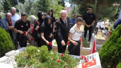 Kartal'da, 15 Temmuz darbe girişiminde şehit olan Şükrü Bayrakçı, kabri
