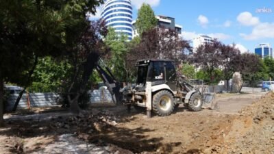 Kartal Belediyesi, ilçedeki dört parkta başlattığı yenileme çalışmalarına devam ediyor.