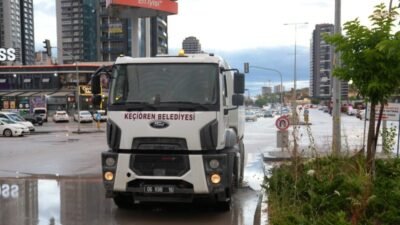Keçiören Belediyesi, sağanak yağışın neden olduğu selin ardından ilçe genelinde