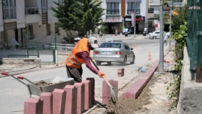 Keçiören Belediyesi Fen İşleri Müdürlüğü ekipleri, yaya güvenliğini artırmak ve kent estetiğini