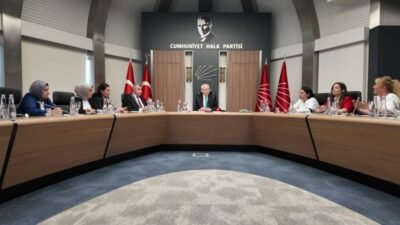 CHP Genel Başkanı Kemal Kılıçdaroğlu, "Adalet Nöbeti" tutan aileler ile Genel