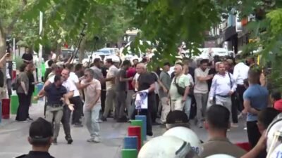 KHK ihraçlarının 10’uncu yılı dolayısıyla yapılan protestoda, aralarında KESK MYK