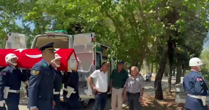 Muğla'nın Ortaca ilçesinde yaşayan Kıbrıs Gazisi Turgut Birsen askeri törenle