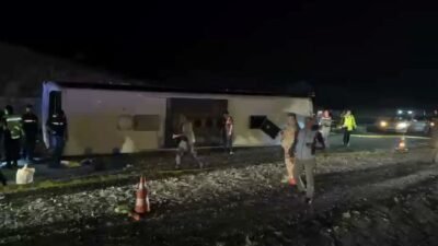 Kırıkkale-Samsun kara yolunda yolcu otobüsünün devrilmesi sonucu yaşanan kazadan etkilenen