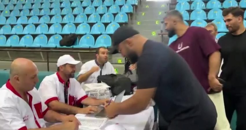 Kırkpınar Yağlı Güreşleri'nin son şampiyonu başpehlivan Orhan Okulu, 665. Tarihi