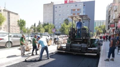 Konak Belediyesi Fen İşleri Müdürlüğü ekipleri, Alsancak’ta altyapı faaliyetleri nedeniyle