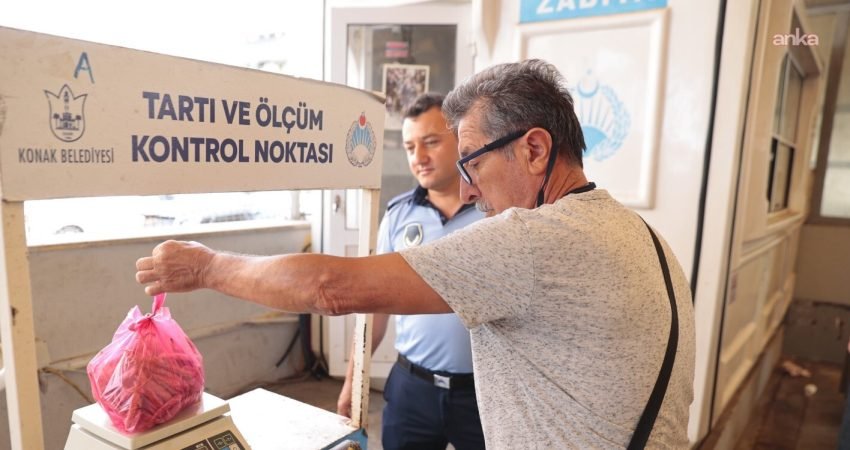 Konak Belediyesi Zabıta Müdürlüğünün pazar yerlerinde hizmet veren “Tartı ve