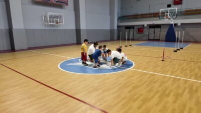 Konak Belediyesi’nin ücretsiz Yaz Spor Okulları, çocuklar ve kadınlara spor