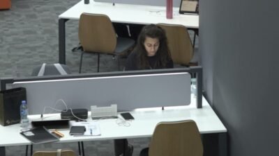 Kültürpark’taki kütüphaneler saat 23.00’e kadar hizmet veriyor. Gündüz çalışanlar ve