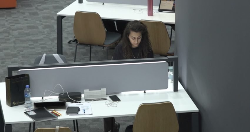 Kültürpark’taki kütüphaneler saat 23.00’e kadar hizmet veriyor. Gündüz çalışanlar ve
