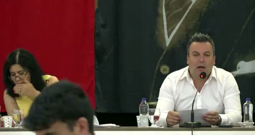 Kuşadası Belediye Meclisi'nin temmuz ayı olağan toplantısında; elektrikli araç yatırımı,