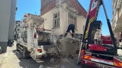 Kuşadası Belediyesi, vatandaşlardan gelen ihbar üzerine Türkmen Mahallesi’ndeki bir çöp