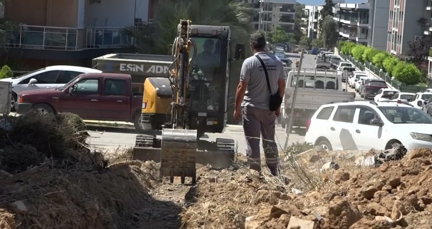 Kuşadası Belediyesi, ilçe genelinde alt ve üstyapı yatırımlarına devam ediyor.