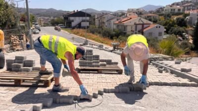 İlçe genelinde üstyapı yatırımlarını sürdüren Kuşadası Belediyesi, Kadınlar Denizi Mahallesi'nde