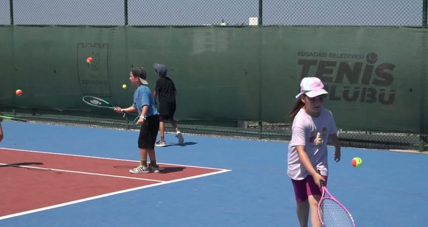 Kuşadası Tenis Kulübü, kısa sürede elde ettiği başarılarla dikkati çekiyor.
