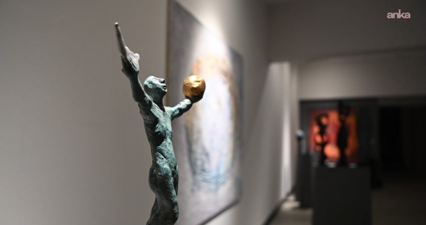 Kuşadası Belediyesi Ada Modern Sanat Galerisi, dünyaca ünlü heykeltıraş Cem