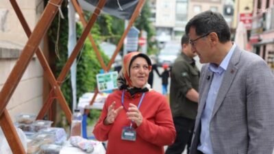 Kütahya Belediye Başkanı Eyüp Kahveci, Germiyan Sokak'ta Kütahya Yöresel Lezzetler