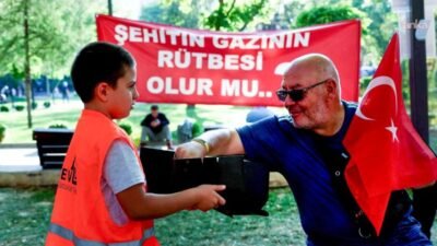 Türkiye'nin 81 ilinden Ankara'ya gelerek rütbe ayrımı olmaksızın eşit özlük