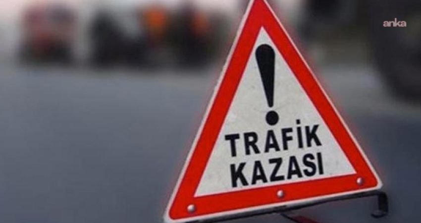 Antalya'nın Manavgat ilçesinde uçuruma yuvarlanan otomobildeki 5 kişi yaşamını yitirdi. Kazada