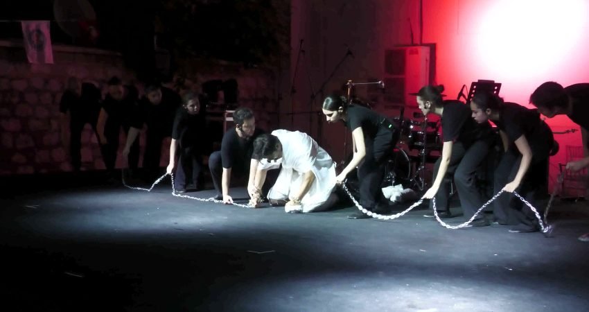 Manisa Büyükşehir Belediyesi Konservatuvarı öğrencileri, yıl boyunca hazırladıkları tiyatro, müzik