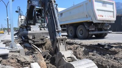 Manisa’da özellikle yoğun yağışın ardından yaşanan su birikintileri ve ulaşımda