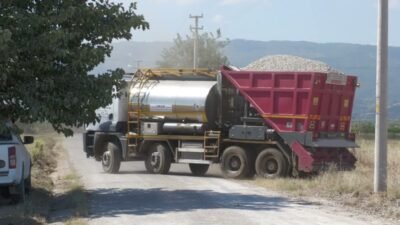 Manisa Büyükşehir Belediyesi, kent genelinde sürdürdüğü yol yenileme faaliyetleri kapsamında