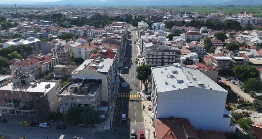 Manisa Büyükşehir Belediyesi tarafından Saruhanlı 7 Eylül Caddesi’nde sürdürülen altyapı,