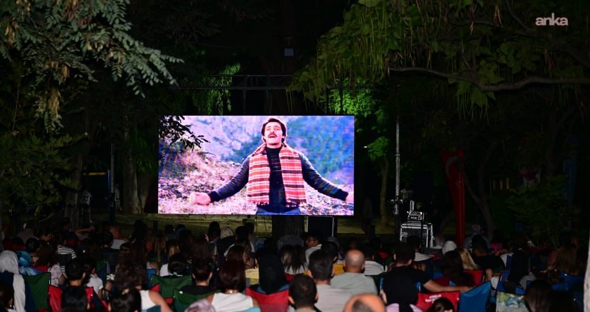 Manisa Büyükşehir Belediyesi’nin düzenlediği “Açık Hava Sinema Geceleri” kapsamında Laleli
