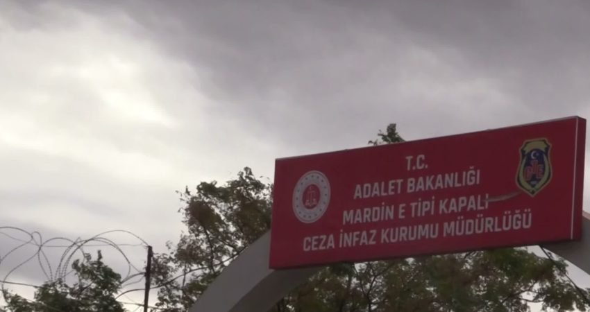Mardin'de, Marilyn Monroe’ya benzerliğiyle tanınan Melek Akarmut, sosyal medya üzerinden