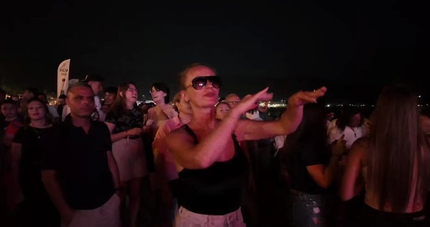 Marmaris Halk Plajı, iki gün boyunca müzik ve dansın ritmiyle