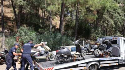 Marmaris Belediyesi, kamu alanlarını işgal eden hurda araçlar ile atıl