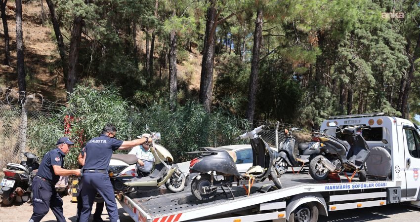 Marmaris Belediyesi, kamu alanlarını işgal eden hurda araçlar ile atıl