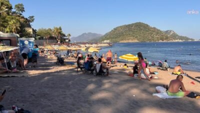 Muğla'nın Marmaris ilçesi İçmeler mahallesinde aynı sahilde hizmet veren iki