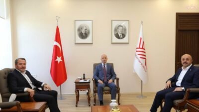 Memur-Sen Genel Başkanı Ali Yalçın, YÖK Başkanı Erol Özvar ile