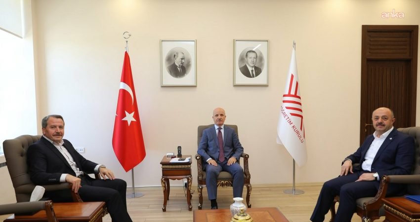 Memur-Sen Genel Başkanı Ali Yalçın, YÖK Başkanı Erol Özvar ile
