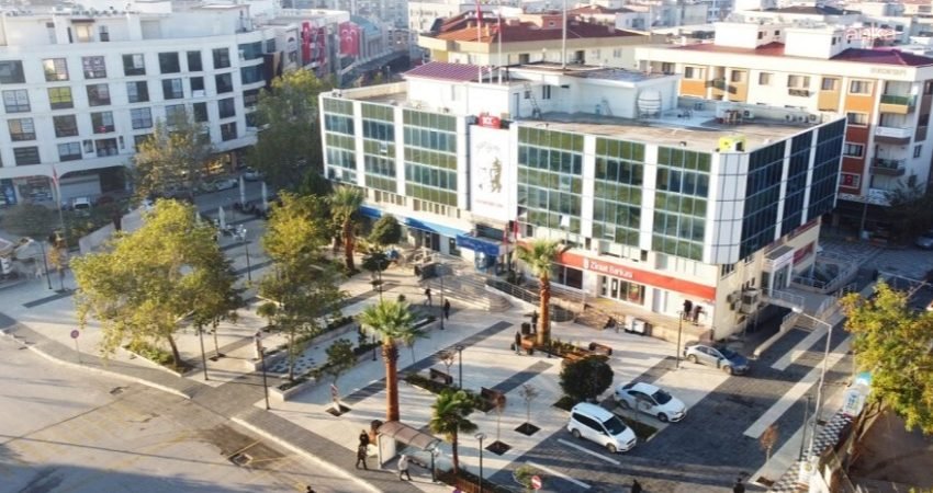 Menderes Belediyesi, yaz aylarında sahil bölgesinde artan nüfus nedeniyle oluşan