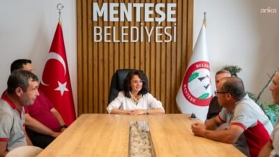 Menteşe Belediyesi'nde görevli üç temizlik işçisi, içinde 80 bin lira