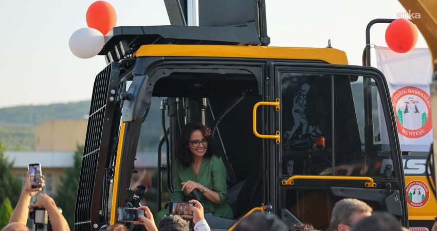 Menteşe Belediyesi, öz kaynaklarıyla filosuna kattığı 12 yeni aracı tanıttı,